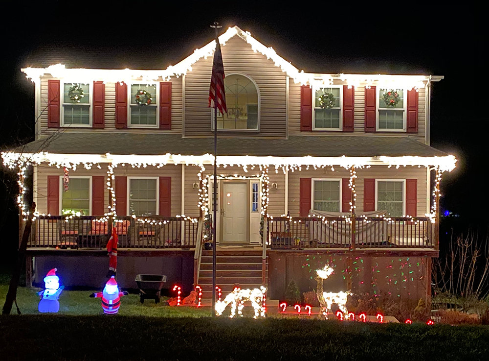 The third place decorating win goes to the Lee family residence.